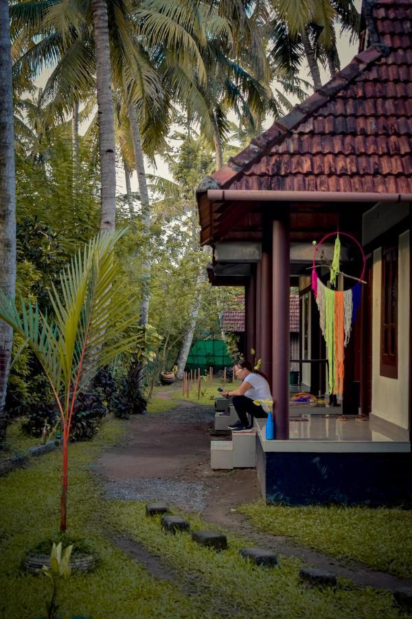 Munroe Paradise Mundrothuruth Exterior foto
