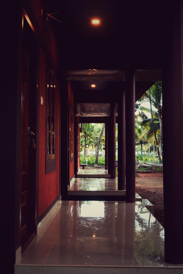 Munroe Paradise Mundrothuruth Exterior foto